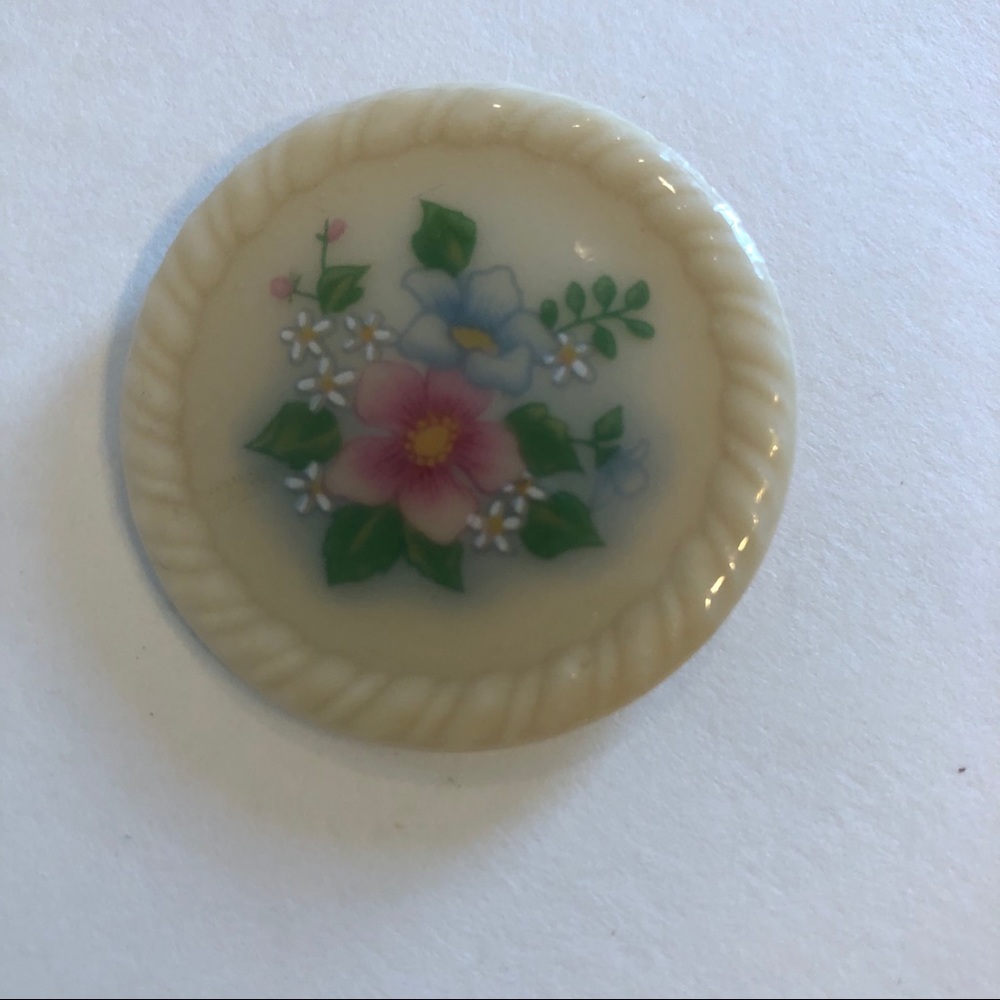 Vintage Avon porcelain brooch